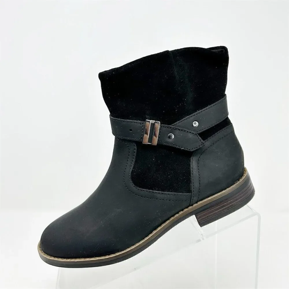 Clarks Women's Camzin Strap Black Leather Bootie Size 6 Ultimate Comfort